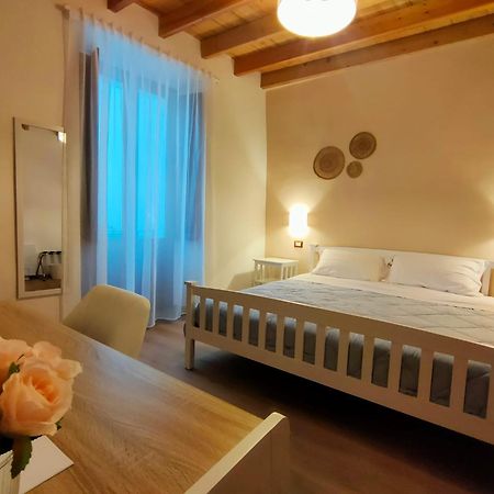 Donna Raffaela Bed and Breakfast Tertenìa Eksteriør billede