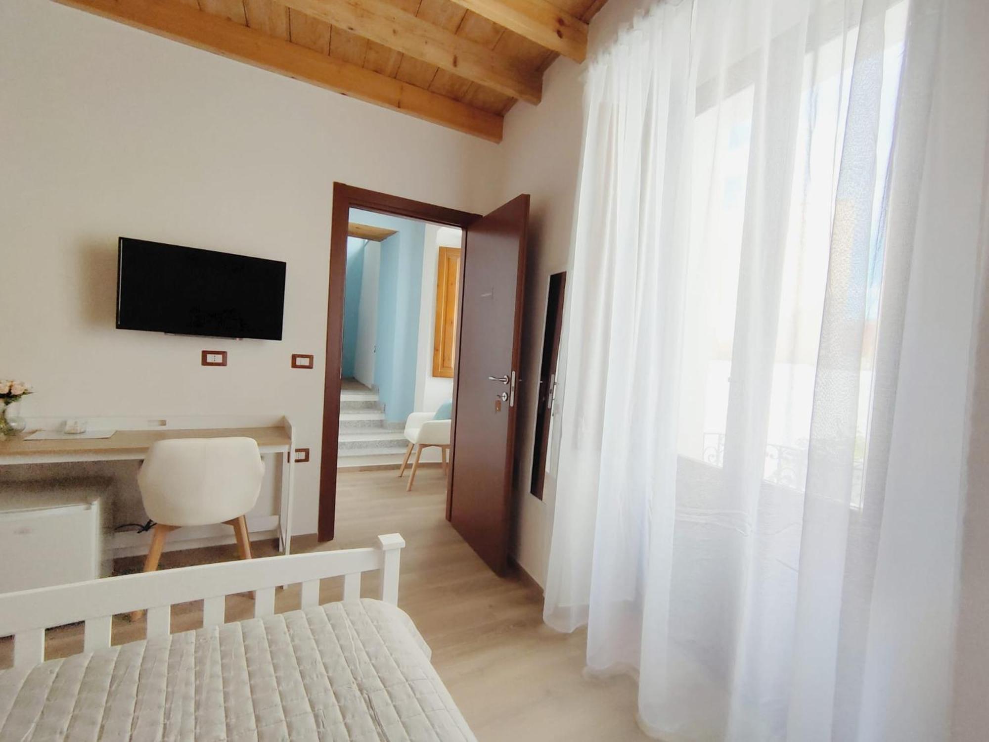 Donna Raffaela Bed and Breakfast Tertenìa Eksteriør billede