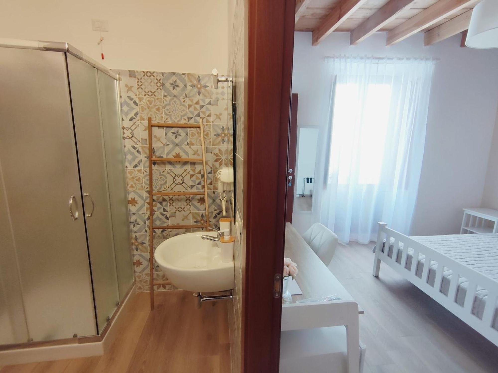 Donna Raffaela Bed and Breakfast Tertenìa Eksteriør billede