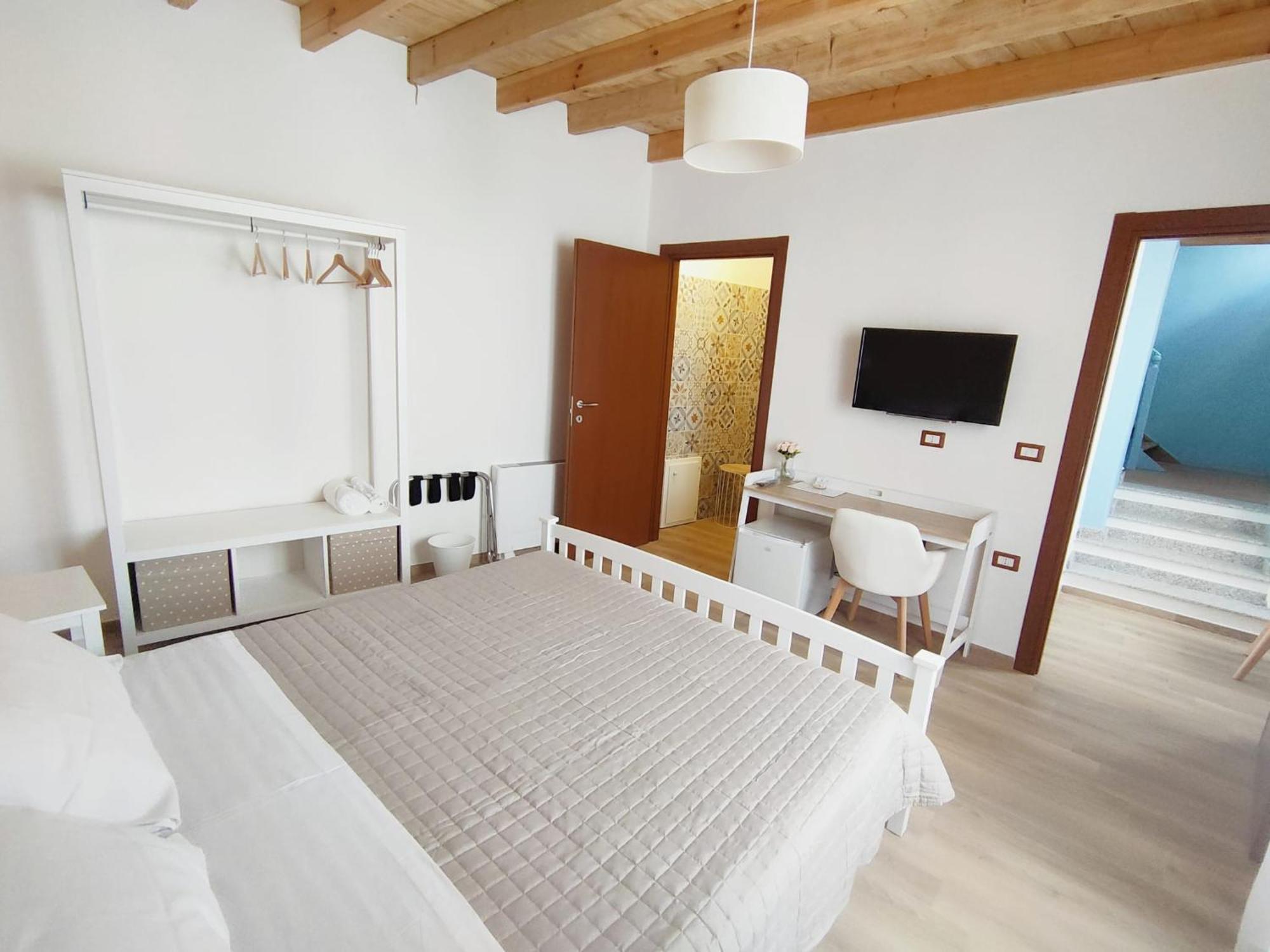 Donna Raffaela Bed and Breakfast Tertenìa Eksteriør billede